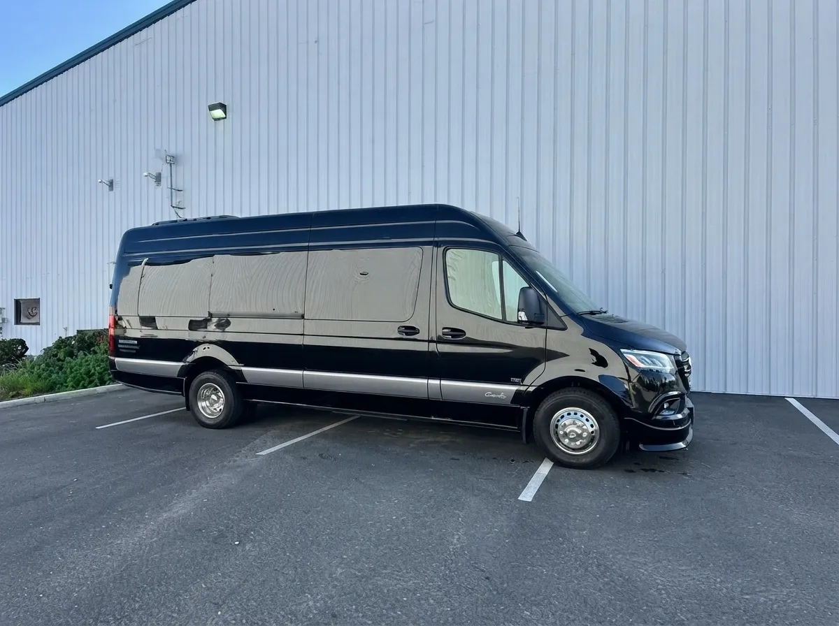 14 Passenger Mercedes-Benz Sprinter Limousine Bus 14 Passenger Mercedes-Benz Sprinter Limousine Bus, available to rent