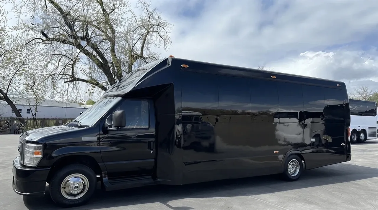 20 Passenger Luxury Mini Coach 20 Passenger Luxury Mini Coach, available to rent