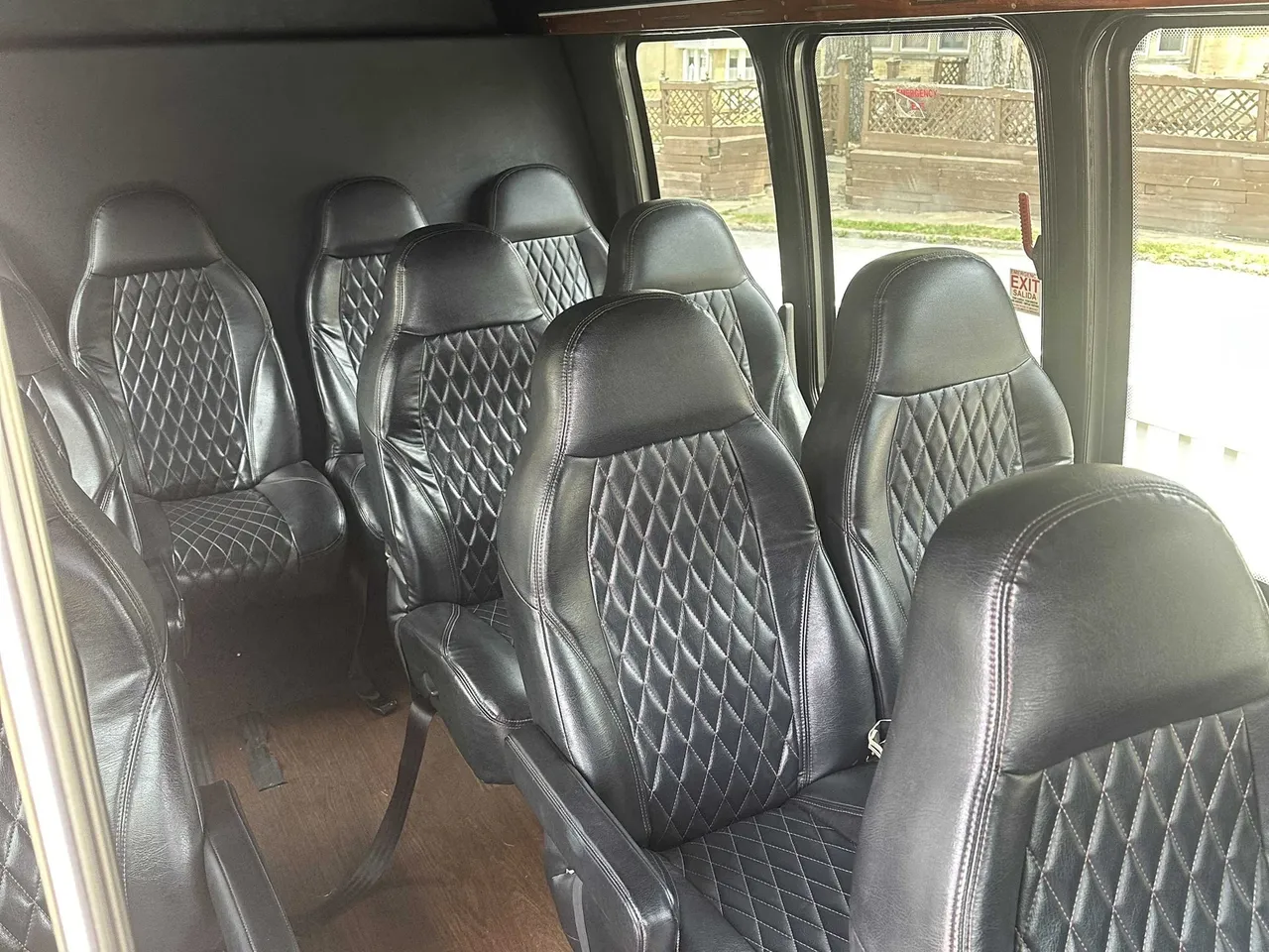 Black Bus, image 4