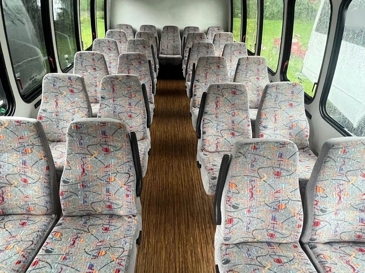 Chevrolet C45 Shuttle Bus in white, image 2