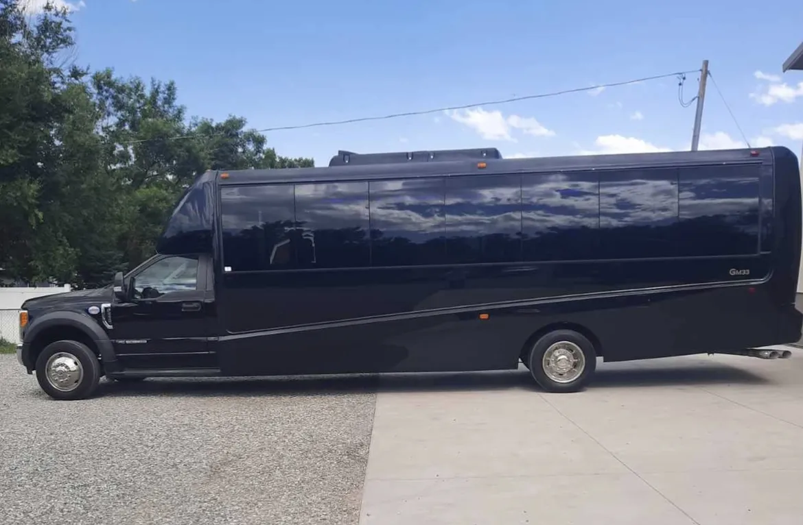 Executive Mini Coach — 25–27 Passengers Executive Mini Coach — 25–27 Passengers for minibus rental