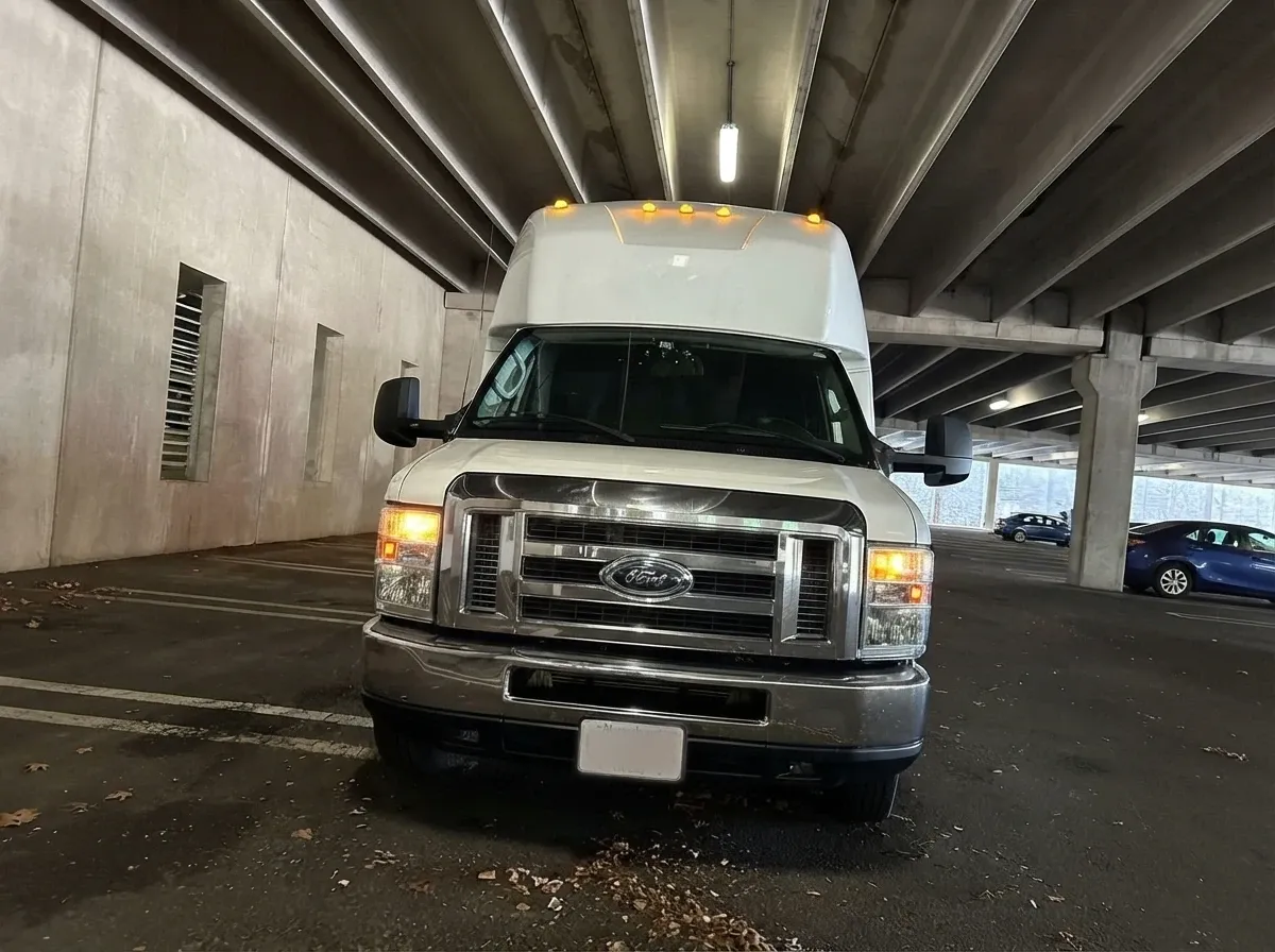 Ford E-450 Series Party Bus in white, image 6