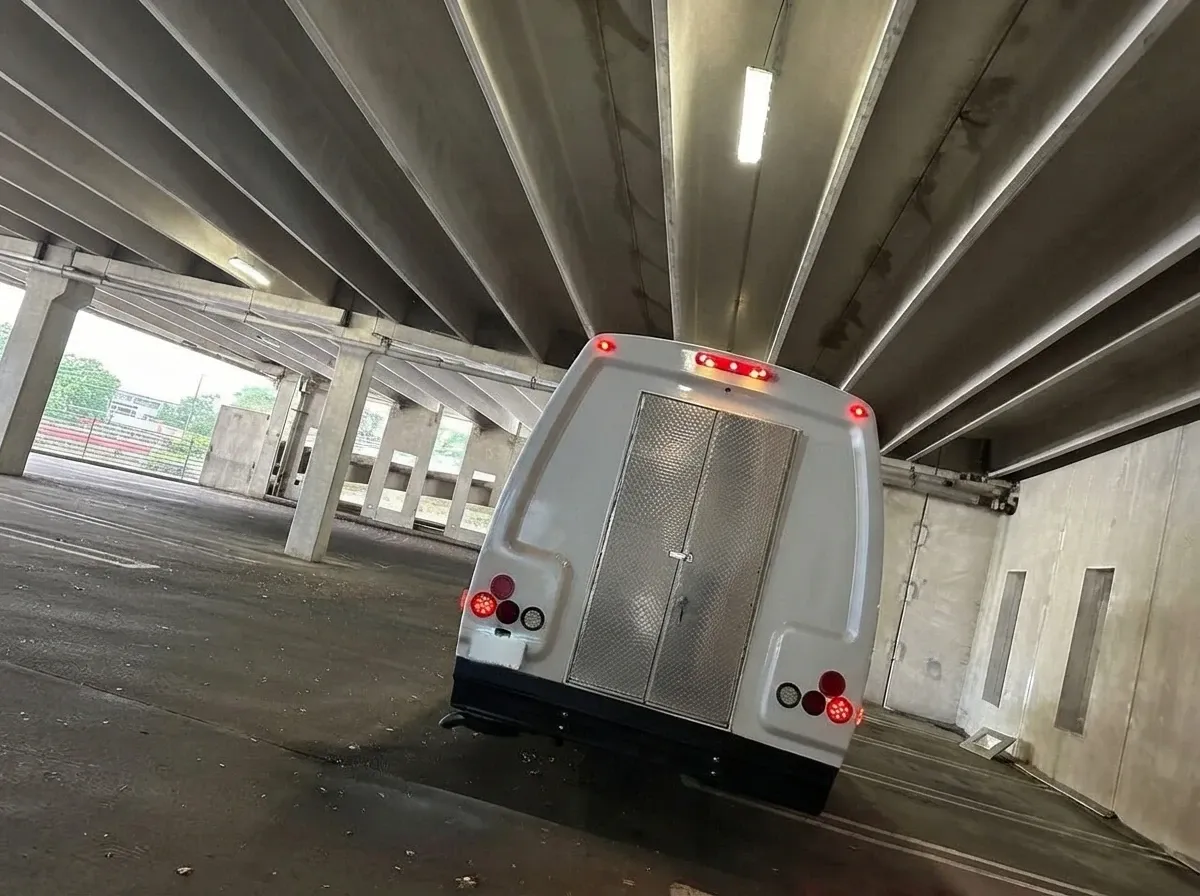 Ford E-450 Series Party Bus in white, image 11