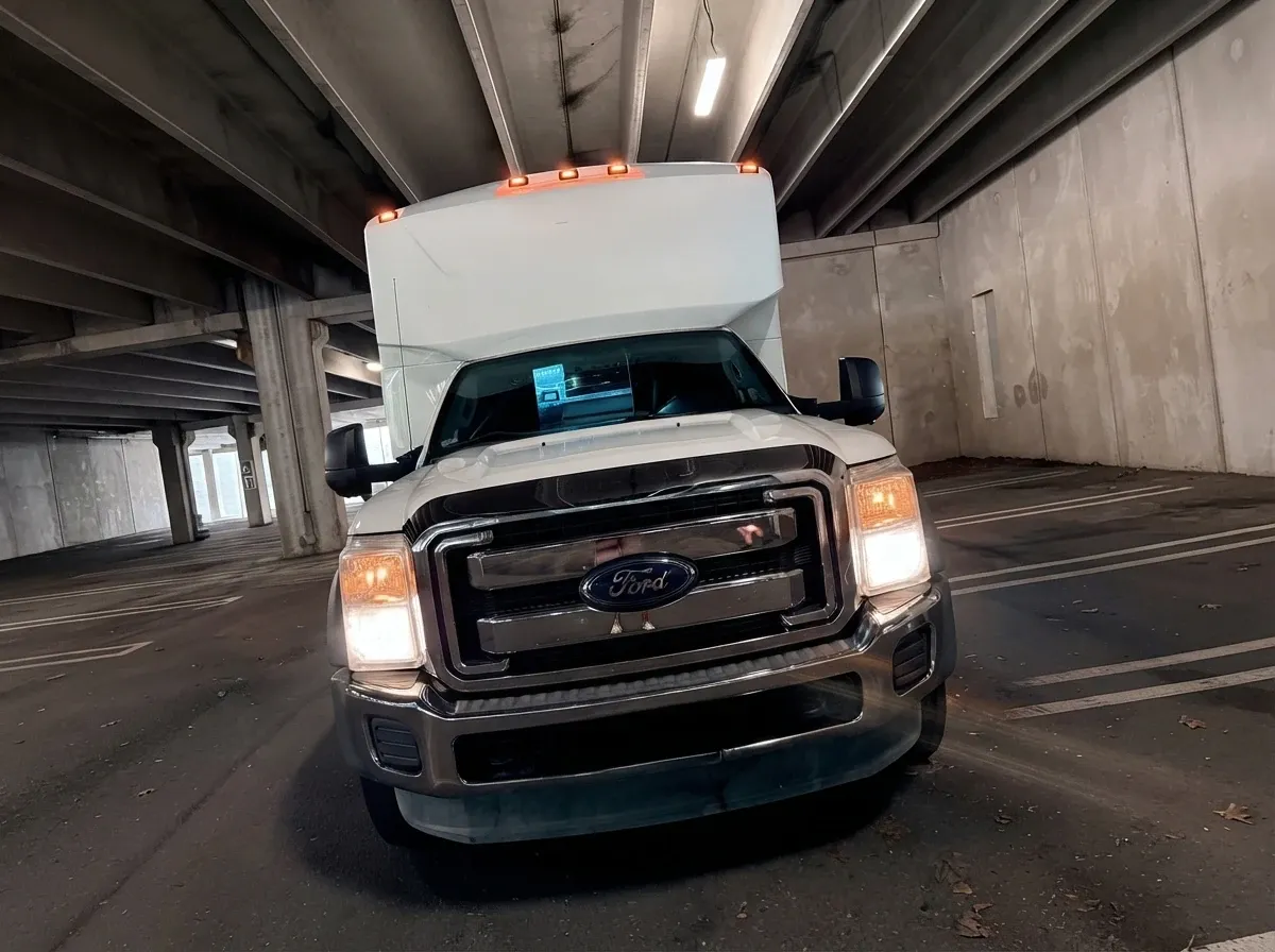 Ford F-550 Party Bus in white, image 12