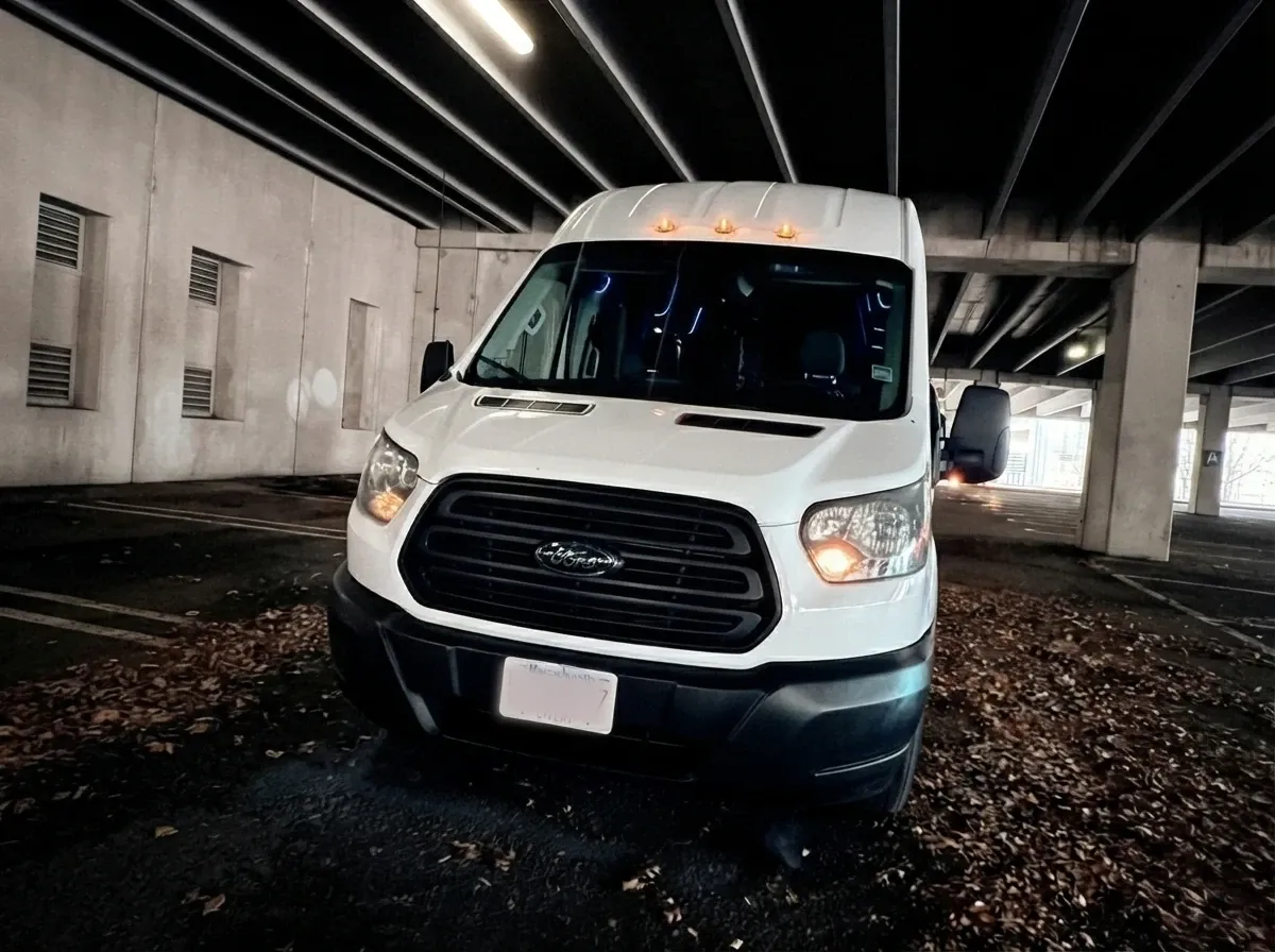 Ford Transit Van in white, image 6
