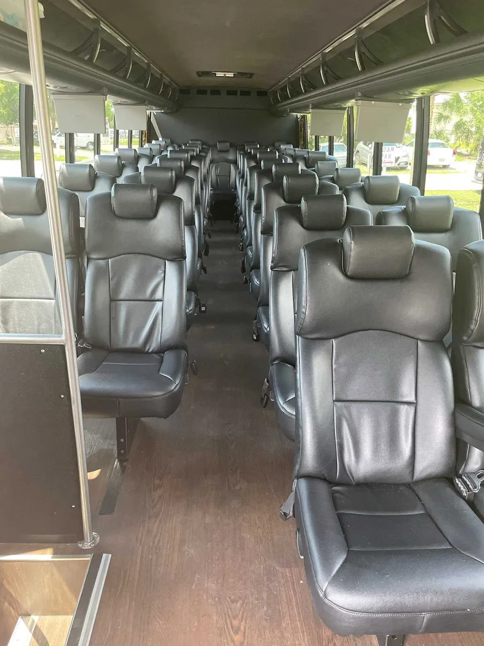 Black Freightliner Luxury Coach, photo 2 for charter bus rental in Toone, TN