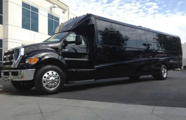 Luxury Shuttle Bus — Advertised 24–35 Passengers Luxury Shuttle Bus — Advertised 24–35 Passengers for minibus rental