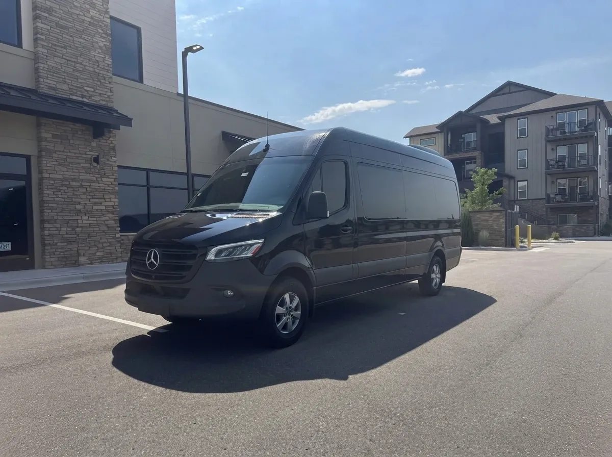 Black Mercedes-Benz Executive Sprinter Mercedes-Benz Executive Sprinter in black, available to rent