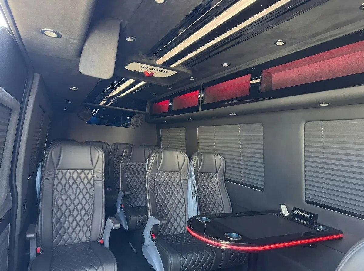Mercedes-Benz Executive Sprinter in black, image 6