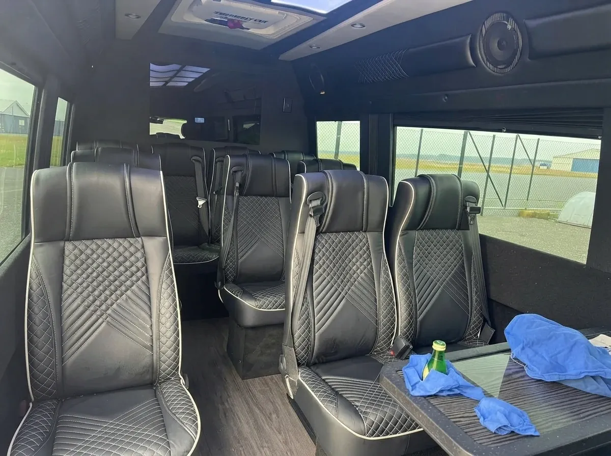 Mercedes-Benz Executive Sprinter in black, image 8