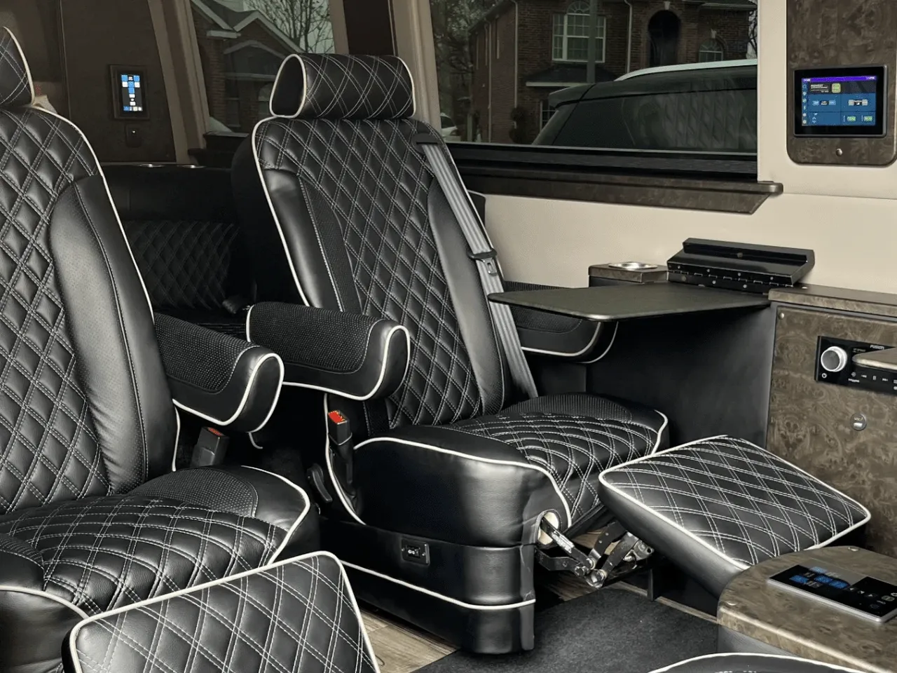 Mercedes-Benz Jet Sprinter Mercedes-Benz Jet Sprinter in black, available to rent