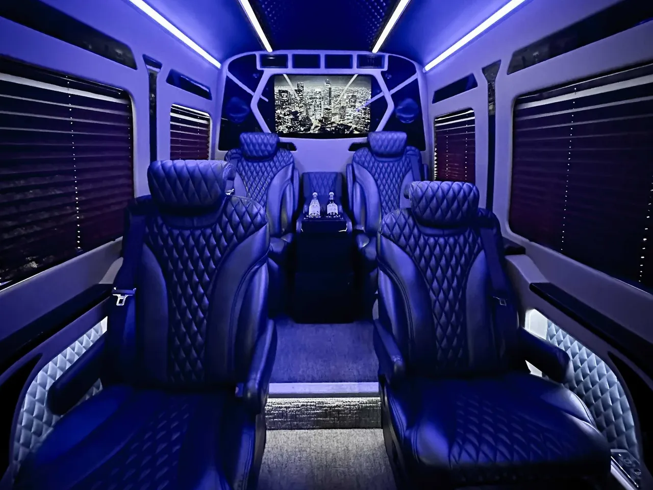 Mercedes-Benz Jet Sprinter in black, image 4