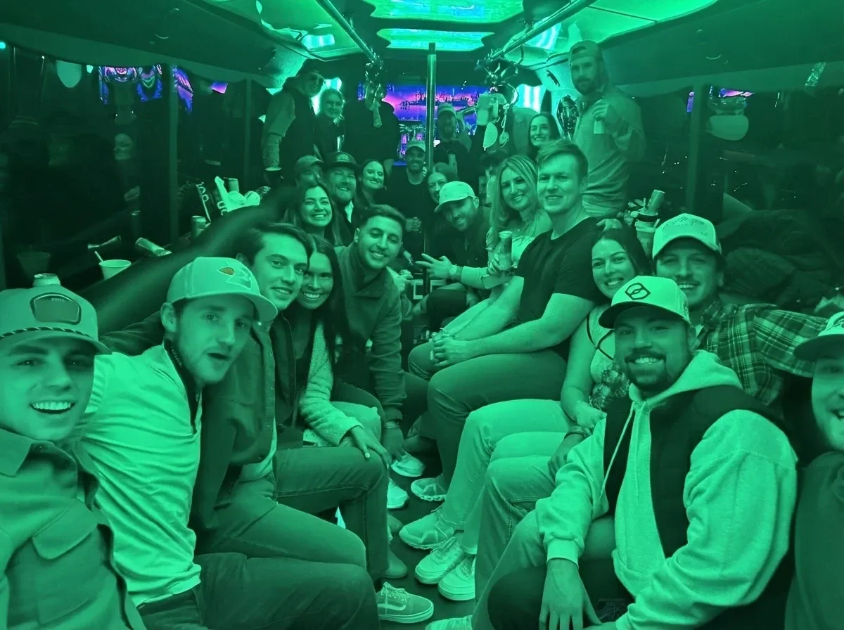 Mercedes-Benz Party Buses in black, image 3