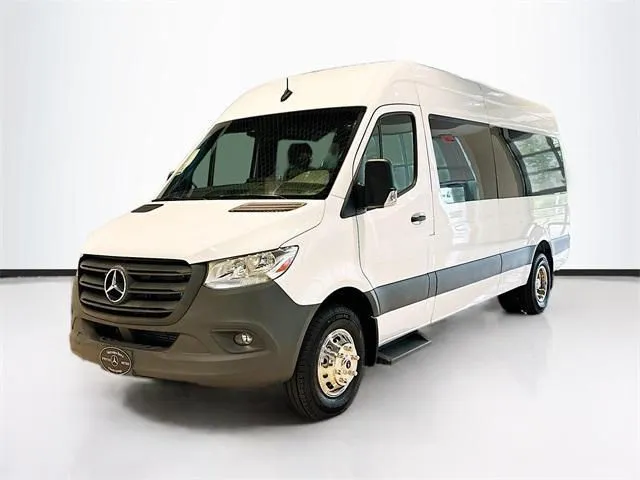 Mercedes-Benz Passenger Sprinter for minibus rental