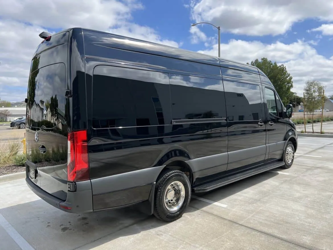 Mercedes-Benz Limousine Sprinter Mercedes-Benz Limousine Sprinter for party bus rental