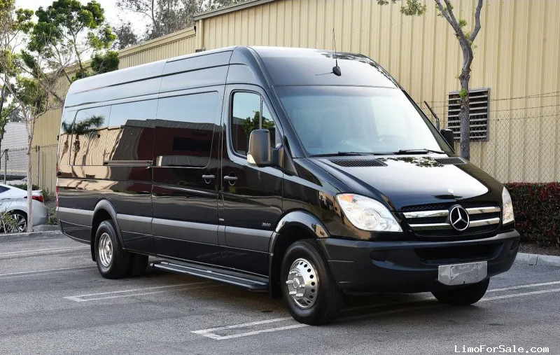Mercedes-Benz Sprinter VIP Executive Shuttle for minibus rental