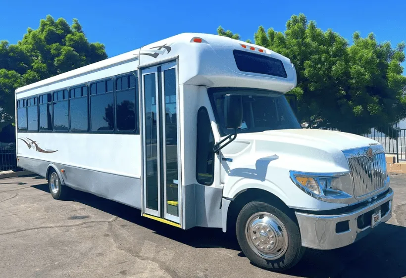 28 Passenger Mini Coach White 28 Passenger Mini Coach for minibus rental