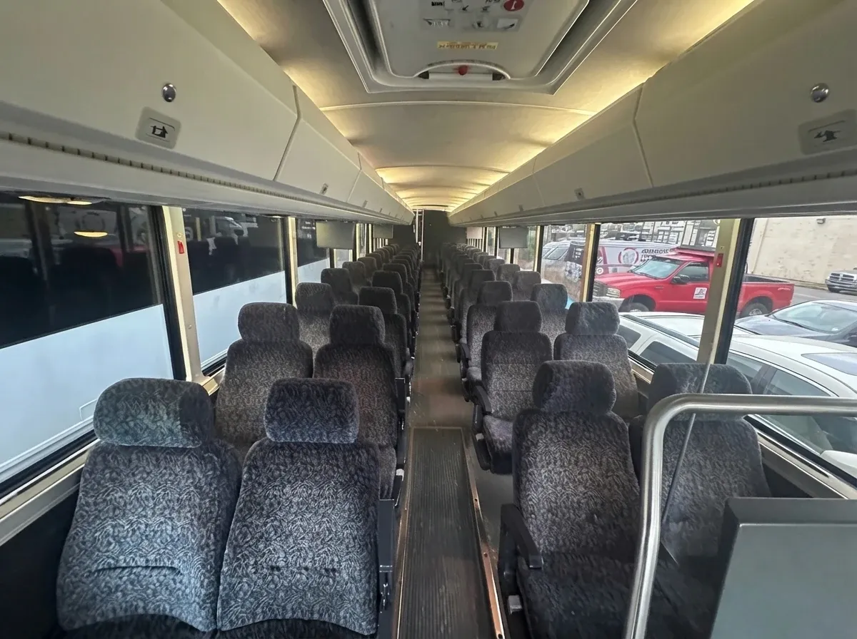 55 Passenger Motor Coach in green, image 2