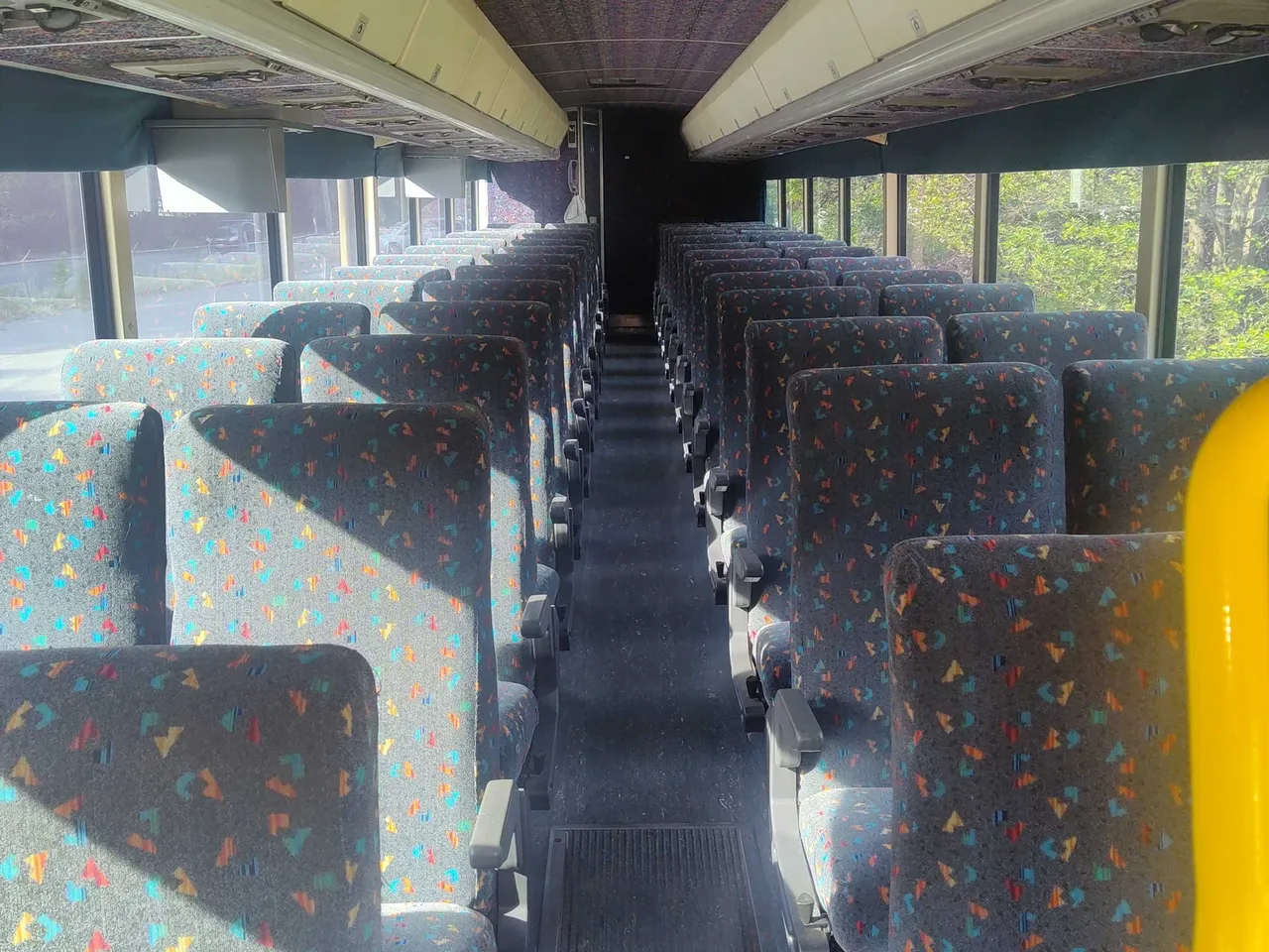 Motorcoach MCI Motorcoach MCI in white, available to rent