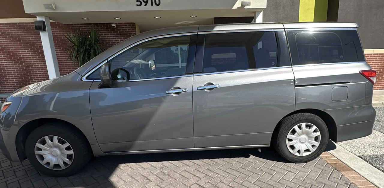 Gray Nissan Quest exterior, photo 3 for minibus rental