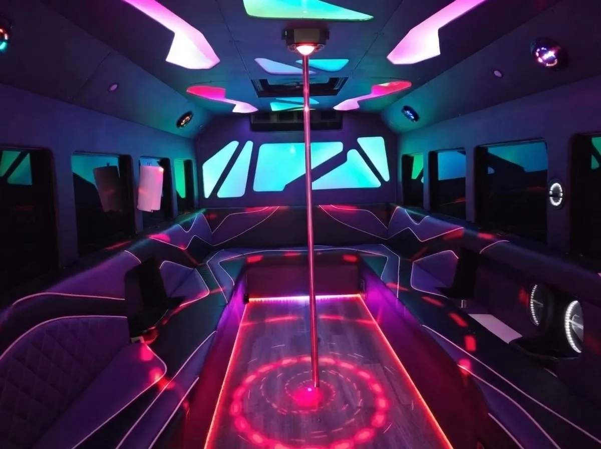 Purpleline Party Bus in white, image 2