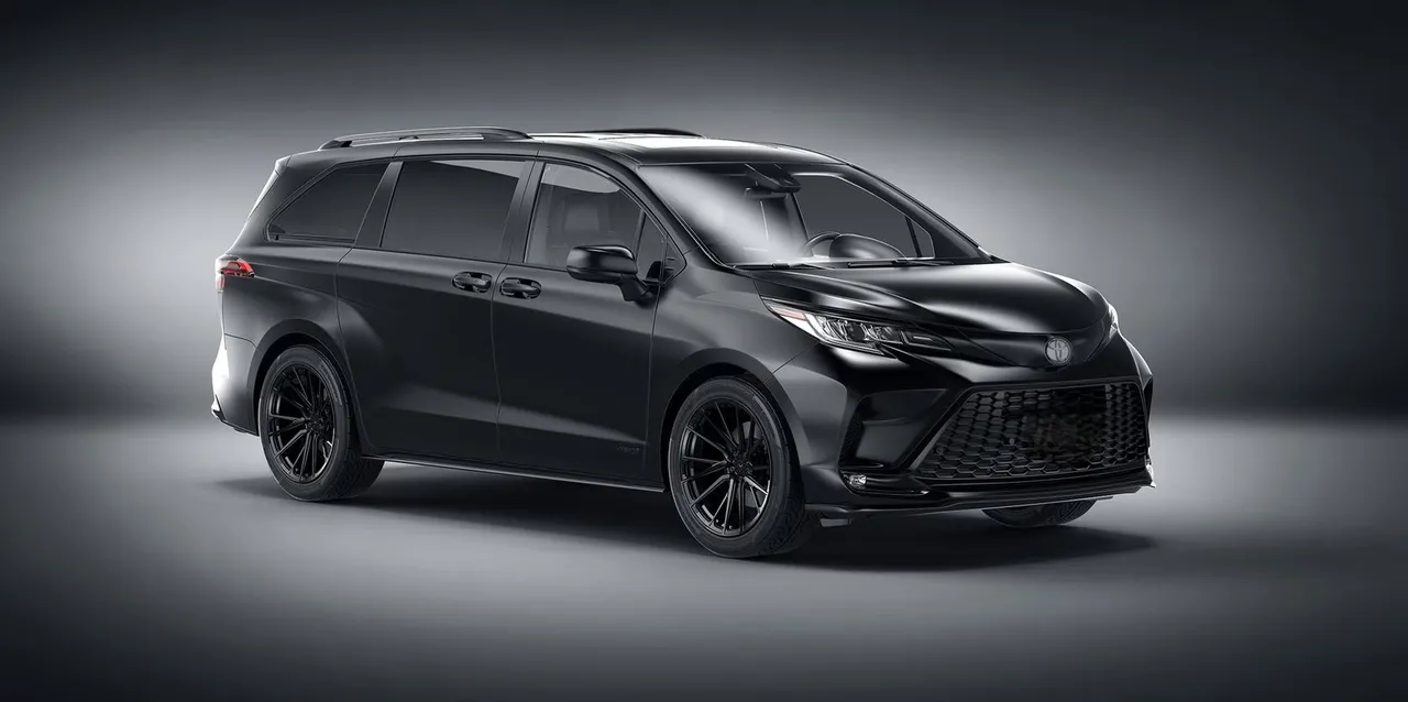 Toyota Sienna Toyota Sienna for minibus rental